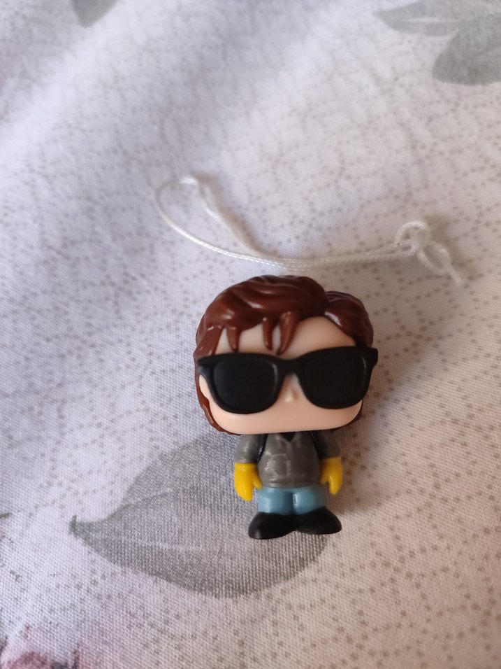 stranger things steve haringten figür ipi vardır - Görsel 5