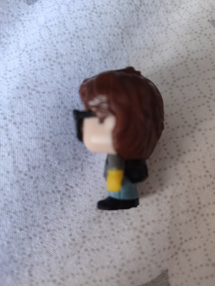 stranger things steve haringten figür ipi vardır - Görsel 3