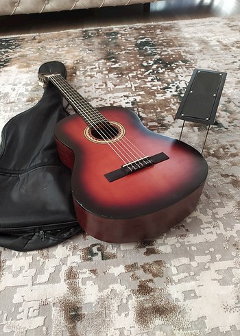Valencia Klasik Gitar ve Cremonia ayak sehpası
