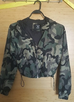 bershka yağmurluk 