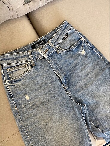 mom jean