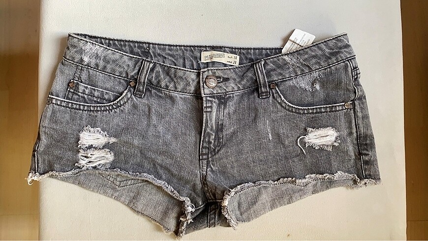 Pull and Bear mini şort