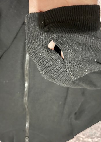 Siyah Fermuarlı Yüksek Yakalı Kadın Ceket parmak detay - Görsel 2