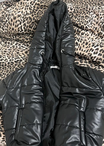 Kürk Detaylı Siyah Deri Kadın Kışlık Mini Mont - Görsel 3