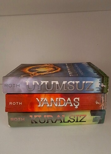 Uyumsuz Yandaş Kuralsız Veronica Roth