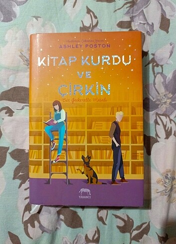 Kitap Kurdu ve Çirkin Ashley Poston