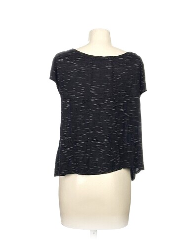 s Beden Bershka T-shirt %70 İndirimli.