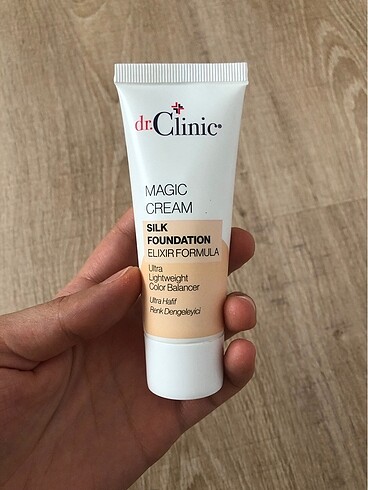 Beden Dr. Clinic MAGIC CREAM SILK FOUNDATION Ultra Hafif Renk Dengeli