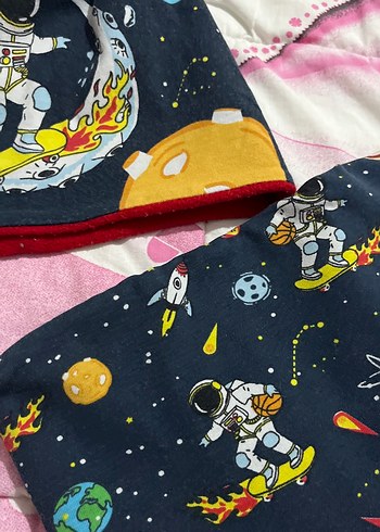 Renkli Uzay Temalı Çocuk Polar Bere ve Boyunluk - Görsel 2