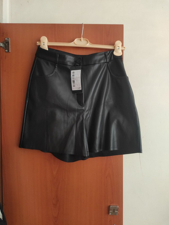 Siyah  deri şort - Görsel 2