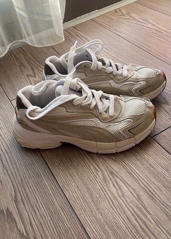 Puma Beyaz Bağcıklı Kadın Spor Ayakkabı