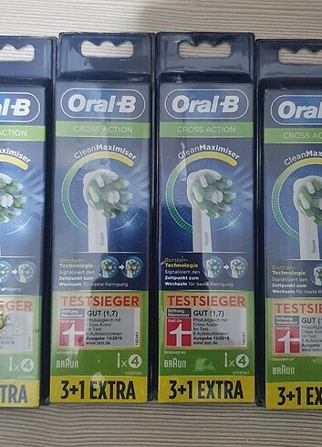 2 kutu 8 adet ORAL B DİŞ FIRÇASI YEDEK BAŞLIK