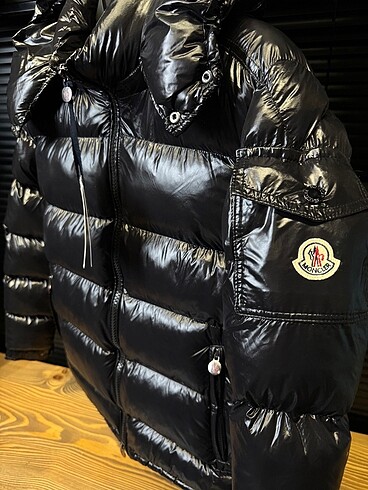 Moncler Parlak maya premium mont