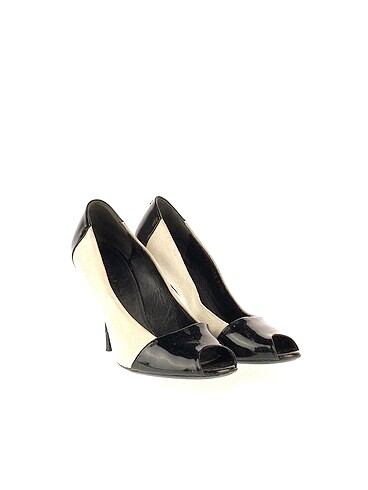 Gucci Gucci Stiletto %70 İndirimli.