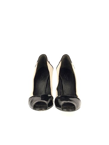36,5 Beden Gucci Stiletto %70 İndirimli.