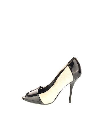 Gucci Stiletto %70 İndirimli.