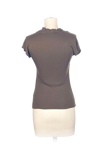 s Beden PreLoved T-shirt %70 İndirimli.