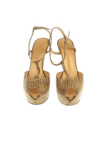 36 Beden PreLoved Platform %70 İndirimli.