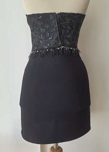 Nakışlı Siyah Büstüer ve Etek Takım - Görsel 2