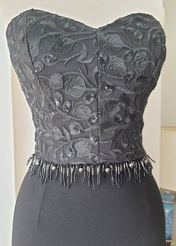 Nakışlı Siyah Büstüer ve Etek Takım - Görsel 6