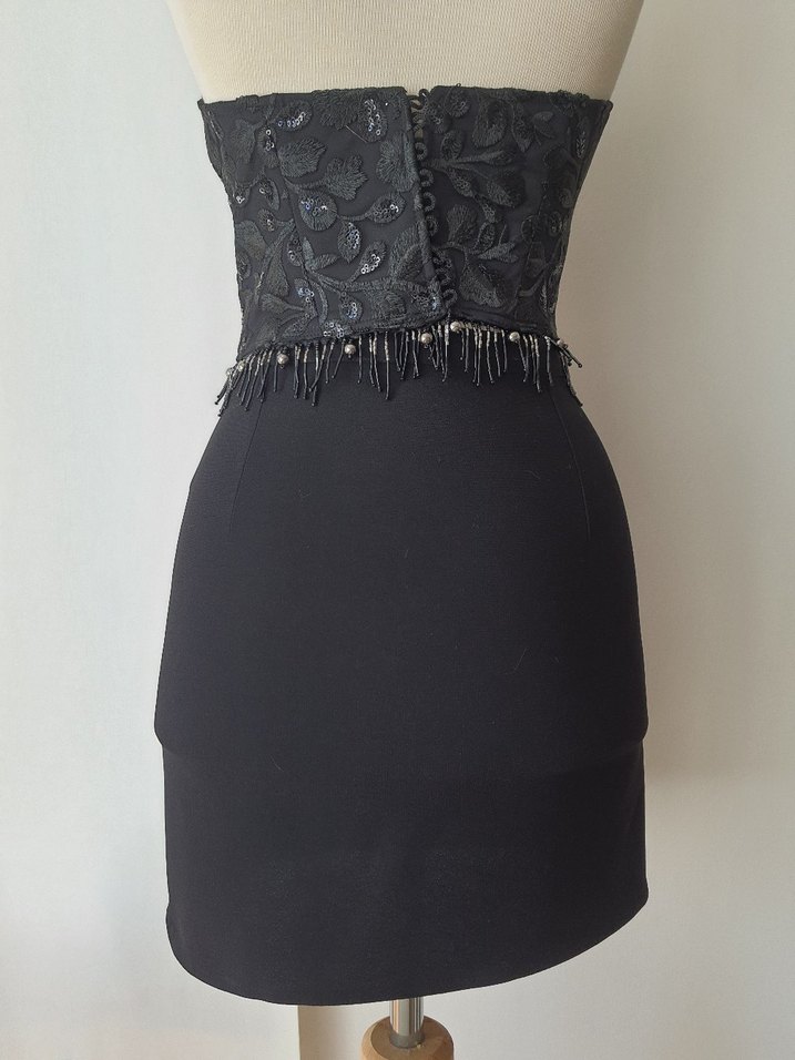 Nakışlı Siyah Büstüer ve Etek Takım - Görsel 2