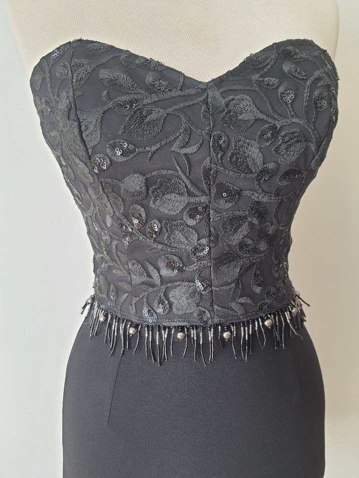 Nakışlı Siyah Büstüer ve Etek Takım - Görsel 4