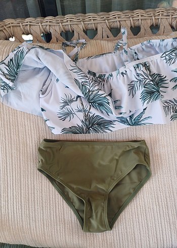Standart Beden Beden Yeşil Desenli Bohem Kız Çocuk Bikini Takımı