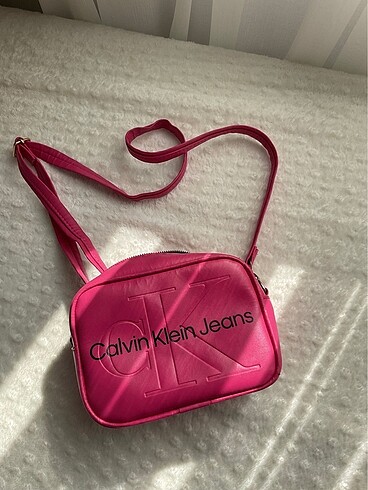 Pembe kadın çanta