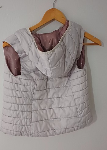 Gri Kapüşonlu Kız Yeleği - Görsel 3