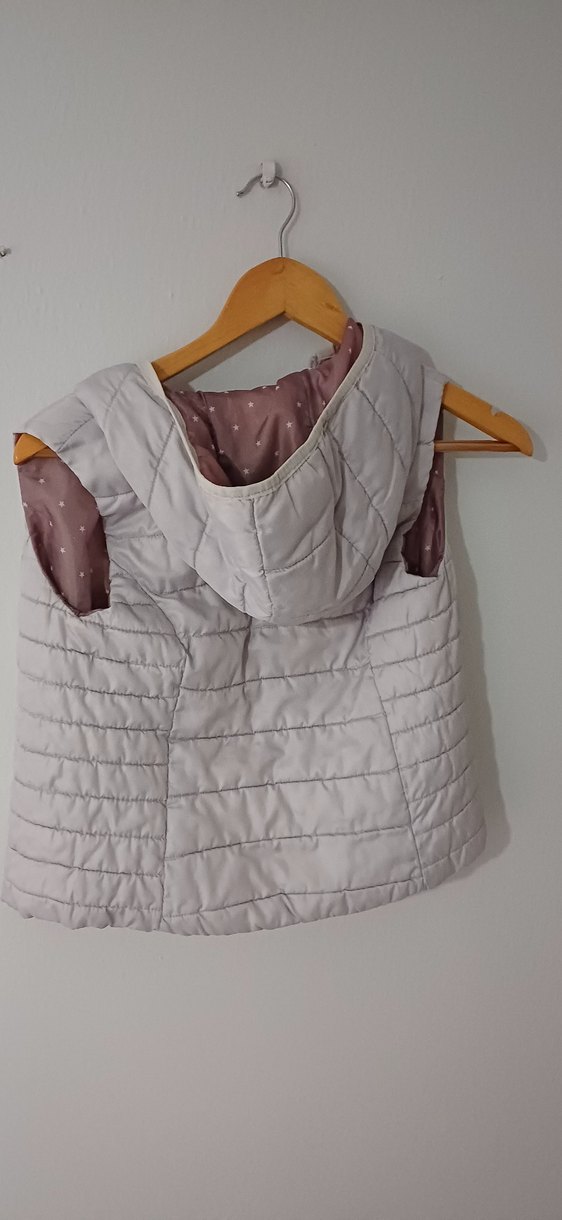 Gri Kapüşonlu Kız Yeleği - Görsel 3