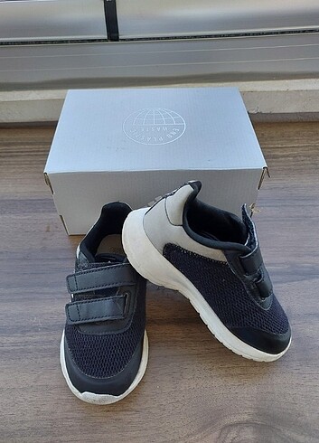 Adidas spor ayakkabı