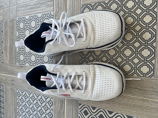 Skechers