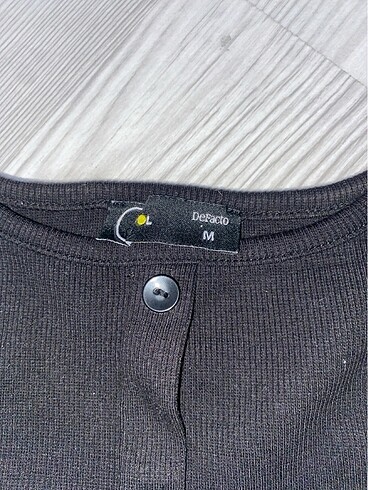 Defacto Siyah crop
