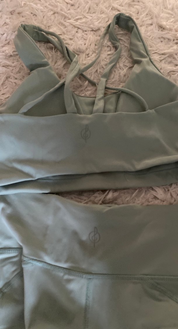 Yeşil Kadın Spor Tayt ve Spor Sütyeni Takımı - Görsel 3