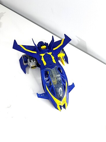 Transformers Prime Beats Hunters Skyclaw