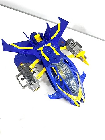 Transformers Prime Beats Hunters Skyclaw