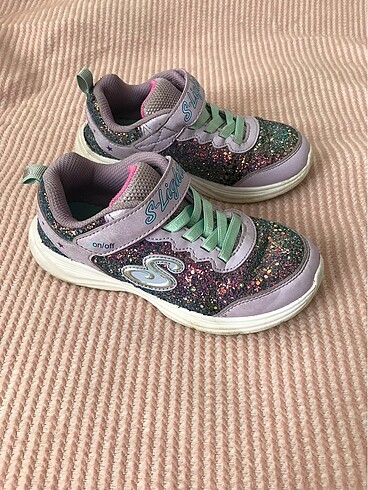 #Skechers