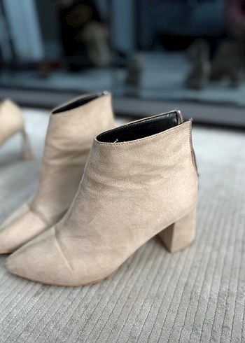 Bej Süet Fermuarlı Kadın Bot - Görsel 2