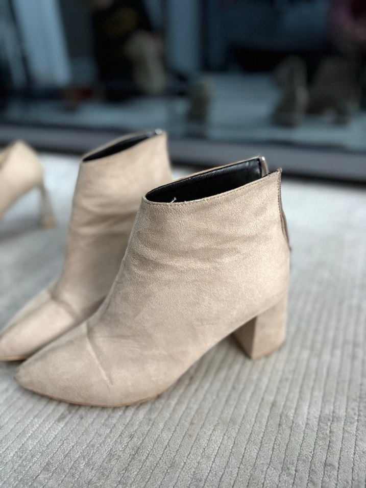 Bej Süet Fermuarlı Kadın Bot - Görsel 2