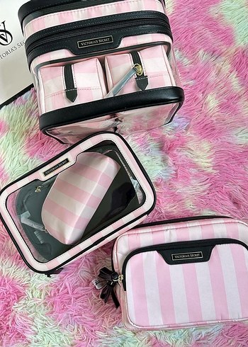 Victoria's Secret Pembe Çizgili Makyaj Çantası