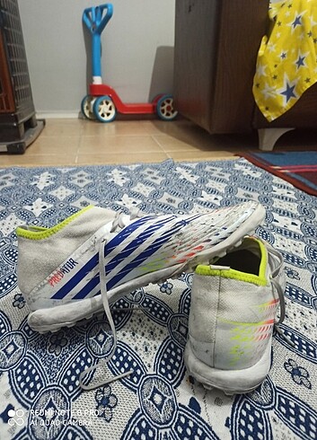 Adidas Tırtıklı pradatör 43 numara çokiyi dir 2.000