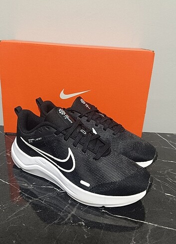 Sıfır orjinal Nike downshfter