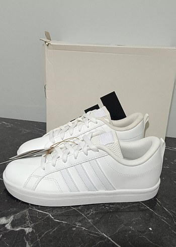 40 Beden Adidas Beyaz Kadın Spor Ayakkabı Velcro
