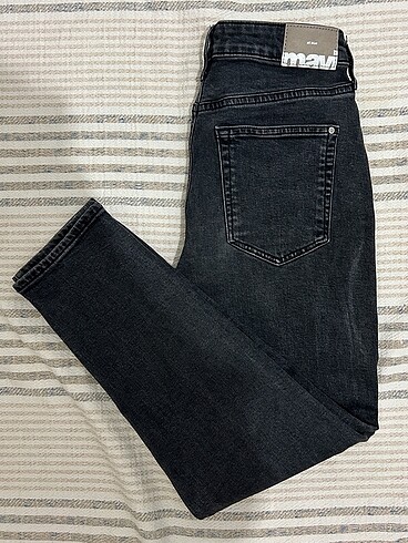 Mavi siyah jeans