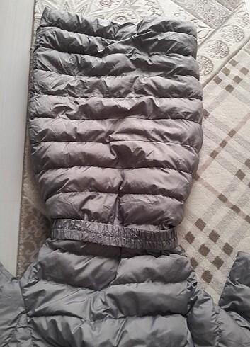 Gri şişme mont