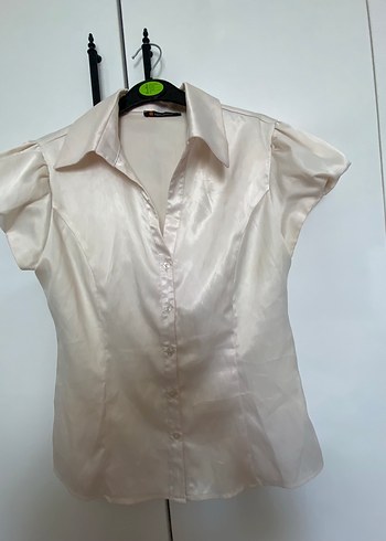 Düğmeli Beyaz Saten Kadın Gömlek - Görsel 2