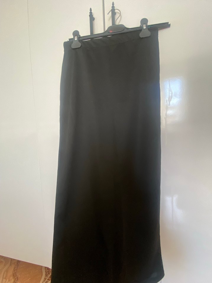 Siyah Uzun Kadın Etek - Görsel 2
