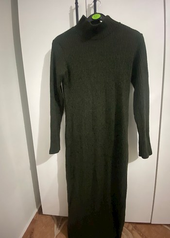 Boğazlı koyu yeşil Uzun Triko Elbise - Görsel 2