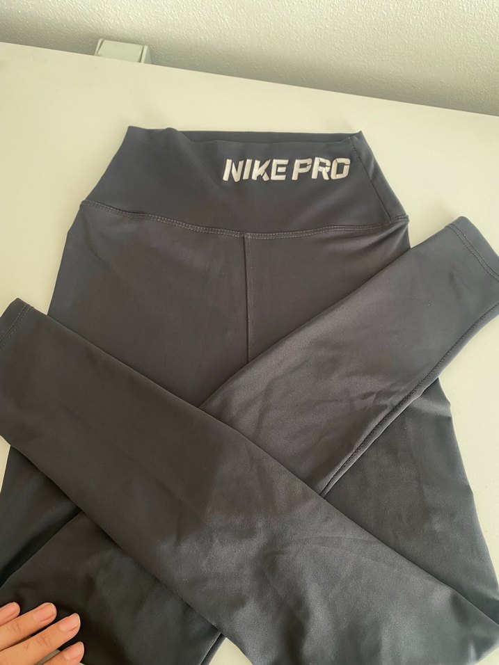 Nike Pro koyu gri Kadın Spor Tayt - Görsel 2
