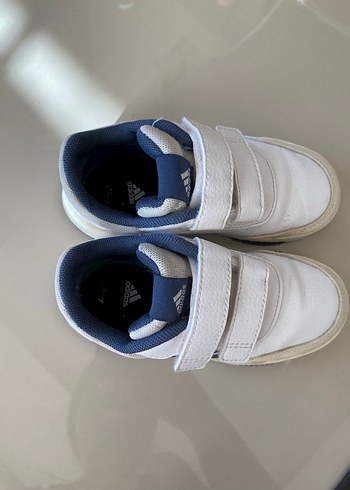 26 Beden Beyaz Erkek Çocuk Spor Ayakkabı adidas